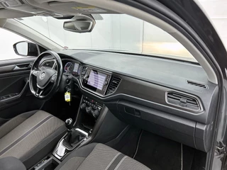 Volkswagen T-Roc 1.0 TSI Style | Adaptive cruise control | Stuur & Stoelverwarming | Camera | CarPlay / 14