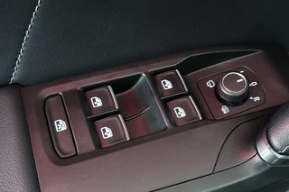 CUPRA Leon Sportstourer 1.4 e-Hybrid Stoelverwarming Apple CarPlay Keyless Achteruitrijcamera / 31