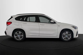 BMW X1 xDrive25e M Sport Sportstoelen Stoelverwarming Apple CarPlay LED / 33