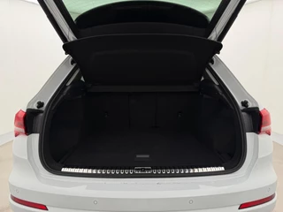 Audi Q3 35 TFSI Advanced Automaat | Parkeersensoren | Adaptive Cruise Control | Stoelverwarming | Apple CarPlay / 11
