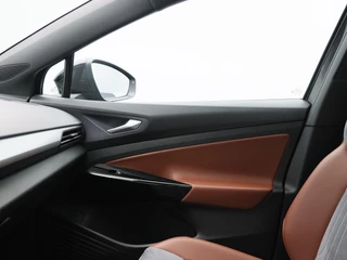 Volkswagen ID.4 First Max 77 kWh | Stoel/Stuurverwarming | Panorama dak | IQ Light | 360 Camera | Adaptive cruise | 21 Inch / 36