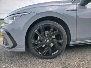 Volkswagen Golf 1.5 eTSI R-Line / Sfeer / Carplay / Camera / 31