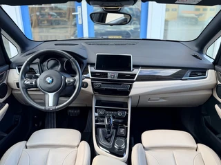 BMW 2 Serie Active Tourer 218i High Executive I Navigatie I Camera I Trekhaak I HUD I LED / 2