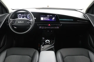 Kia Niro 1.6 GDi Hybrid DynamicLine  - Navigatie - Achteruitrijcamera - Apple & Android Carplay - Climate Control - Virena zekerheidspakket € 895,- / 30