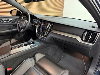 Volvo V60 2.0 B3 R-Design | Panoramadak | Harman Kardon | 360 Camera | Apple carplay & Android Auto / 7