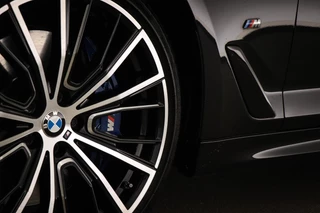 BMW 5-serie Touring 540i xDrive M-Sport | Facelift | PANORAMADAK | 360 CAMERA | TREKHAAK / 26