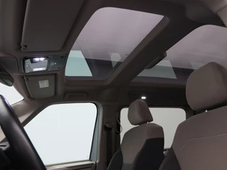 Volkswagen Multivan 1.4 eHybrid L2H1 Style 7-Persoons | Panorama dak | Stoelverwarming | Adaptive Cruise | Trekhaak | Camera | CarPlay | Climatronic | 17 Inch | 21.560 Km !! / 24