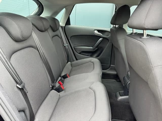 Audi A1 Sportback 1.0 TFSI Pro Line * Stoelverwarming * Led * Lichtmetalen Velgen / 17