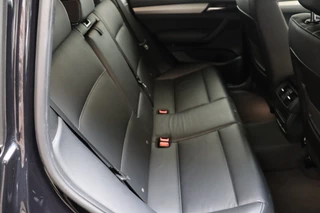 BMW X3 xDrive20i High Executive M Sport Pakket Automaat  / Navigatiesysteem Professional / Leder / Trekhaak / 18 Inch / Xenon / Stoelverwarming / Climate Control / Parkeersensoren voor+achter / Lichtpakket / Cruise Control / 18
