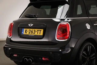MINI 5-Deurs 2.0 Cooper S Chili Serious Business | PANORAMADAK | HEAD UP | LEDER | STOELVERWARMING | CLIMA / 22