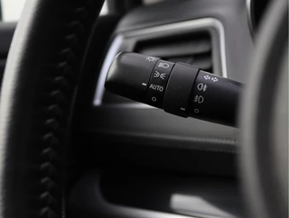 Subaru Outback 2.5i Premium  | Schuifdak | Trekhaak | Winterbandenset | H&K / 42