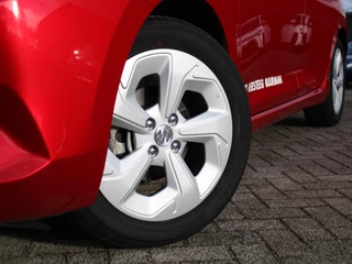 Suzuki Swift 1.2 Select Smart Hybrid / 4