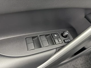 Toyota Corolla Cross 2.0 High Power Hybrid Active Fabrieksgarantie | Adaptieve Cruise Control | Camera | Navigatie | Carplay&Android / 24