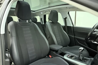 Peugeot 308 SW 1.2 PureTech Blue Lease Premium 130pk | Navigatie | Panoramadak | Climate Control | Trekhaak | Camera | Cruise Control | Parkeersensoren | Apple Carplay - Android Auto / 14
