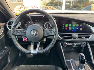 Alfa Romeo Giulia 2.9 V6 QUADRIFOGLIO Carbon pakket Sparco kuipstoelen Carplay Perfect onderhouden! / 2