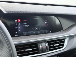 Alfa Romeo Stelvio 2.2 JTD AWD Veloce Automaat | VAN: € 34.900- VOOR: € 32.877,- UW HERFSTVOORDEEL: € 2.023,- | CAMERA| STOEL + STUURVERWARMING + MEMORY| KEY LESS ENTRY | LEDER | ADAPT. CRUISE CONTROL | 12 MND BOVAG GARANTIE / 38