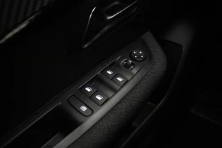 Peugeot 208 1.2 Hybrid e-DCS6 Style 110 PK | Automaat | Parkeersensor | Airco | Android auto / Apple Carplay | Cruise Control | Bluetooth | Nieuw uit voorraad leverbaar / 20