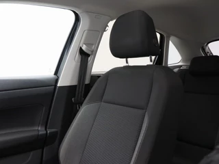 Volkswagen Taigo 1.0 TSi 110 Pk Automaat Life Business | Panorama dak | Adaptive cruise | Stoelverwarming | Trekhaak | CarPlay | 17 Inch | 86.564 Km !! / 35