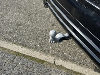 Volvo XC60 2.0 T6 Plug-in hybrid AWD Plus Black Edition LUCHTVERING | ELEK. TREKHAAK | STOEL + STOELVERWARMING | ACHTERBANK VERWARMD | HARMAN KARDON | RIJKLAAR | FABRIEKS GARANTIE T/M 7-2027 | PANO | / 5