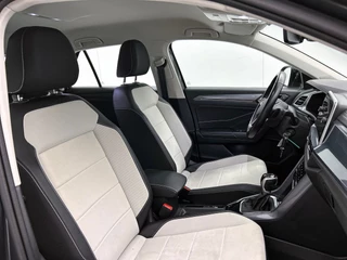 Volkswagen T-ROC 1.5 TSI Style | Automaat | Adaptive cruise | Parkeersensoren | Airco / 13