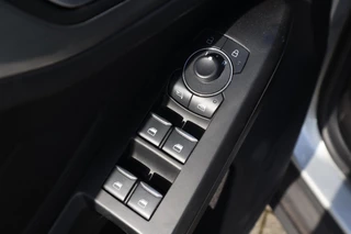 Ford Focus Wagon 125PK HYBRID TITANIUM-X VIRTUAL-COCKPIT B&O AUDIO CLIMA P-SENSOREN 17"LMV LED CAMERA WINTERPACK NL-AUTO / 17