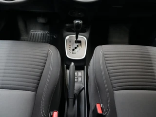 Toyota Yaris 1.5 Hybrid Bi-Tone ✅All Season✅Trekhaak✅Stoelverw.✅Clima✅Camera✅ / 23