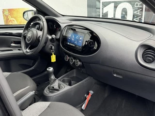 Toyota Aygo X PLAY / 2