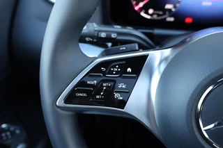Mercedes-Benz B-Class 200 Luxury Line Panoramadak / Stuurwielverwarming / Stoelverwarming / 20