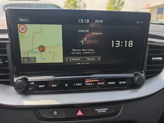 Kia Ceed 1.4 T-GDi DynamicPlusLine DCT | Navigatie | Climate control | Cruise control | Stoel + stuur verwarming / 18