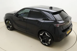 Opel Mokka Electric GSE 54 kWh | GSE | Stoel/stuurverwarming | Achteruitrijcamera | Unieke uitvoering | 20" Lichtmetalen velgen | Adapt. Cruise control | Alcantara sportstoelen / 5