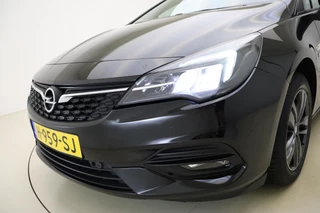 Opel Astra Sports Tourer 1.2 Turbo 130pk Edition 2020 | Navigatie | Achteruitrijcamera | Climate control | LED koplampen | Parkeersensoren | Lichtmetalen velgen | Extra getint glas | Dakrails / 19