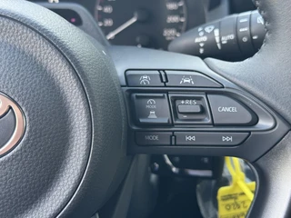 Toyota Yaris 1.5 Hybrid 115 Comfort NIEUW DIRECT UIT VOORRAAD LEVERBAAR / 17