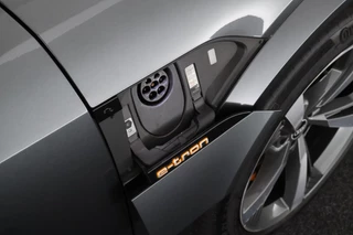 Audi e-tron Sportback S quattro 503pk 95 kWh SOH 93% Panoramadak Trekhaak Leder Matrix LED B&O Memory Keyless Navigatie / 21