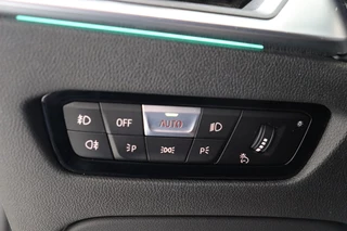 BMW 4 Serie Cabrio 430i High Executive M Sport Pakket Automaat  / Live Cockpit Professional / Harman Kardon / Air Collar / Leder / Head-Up Display / 19 Inch / M Sportremsysteem / Driving Assistant Professional / Safety Pakket / Laserlight / CoPilot Pack / Shadow Line / 36