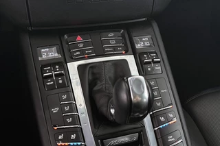Porsche Macan 3.6 Turbo 1e Eigenaar NL Auto Panoramadak Sportchrono Luchtvering / 27