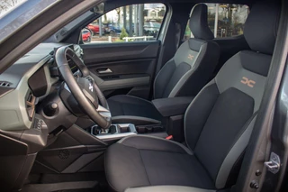 Dacia Duster extreme hybrid 140 I Automaat I Navigatie / 9