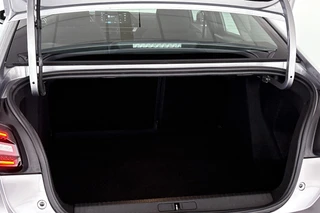 Citroen Ë-C4 X Feel 50 kWh Apple CarPlay Climate Control 18" / 11