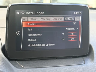 Mazda 2 1.5 Skyactiv-G Luxury  | Leer | Apple/Android | Stoel- en stuurverwarming | PDC | Cruise | ECC | Navi / 61