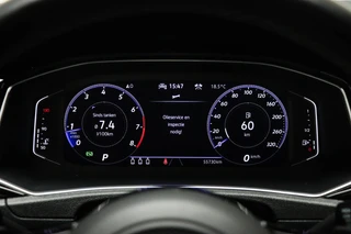Volkswagen T-Roc 2.0 TSI 4Motion R | PANORAMADAK | BEATS | AKRAPOVIC UITLAAT | CAMERA | TREKHAAK / 7
