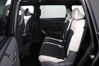 Kia EV9 GT-Line AWD 99.8 kWh - Prijs incl. inruilpremie - 7 zits - Panoramadak - 360 graden camera - Head-Up Display - Meridian Audio - Fabrieksgarantie tot 02-2033 / 28