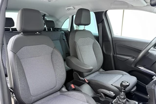 Opel Crossland 1.2 Turbo Elegance 110 PK | Navigatie | Climate control | Camera | Extra getint glas | AGR Stoel | Lichtmetalen velgen / 14