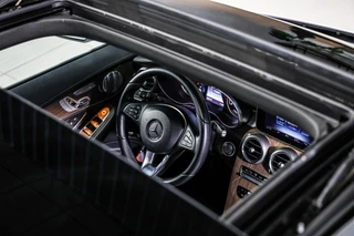 Mercedes GLC-klasse 350e 4MATIC AMG Premium Plus|Pano|verkoeling|Trekhaak|Leder / 35