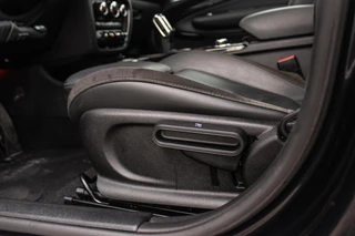 Mini Clubman 1.5 Cooper Richmond Park Edition | 1e eigenaar | Dealer onderhouden | Apple Carplay | Harman kardon | DAB | Keyless entry | Panoramadak | Sportstoelen | LED | PDC / 41