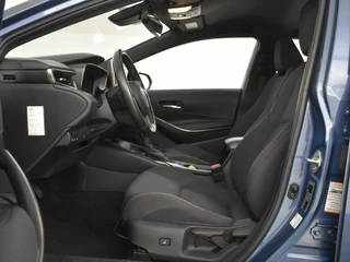 Toyota Corolla Touring Sports 1.8 Hybrid Style | Trekhaak | PDC | Stoelverw. | Navigatie / 12