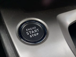 Peugeot 308 1.6 Plug-in Hybrid 180 Active Pack Business / 22