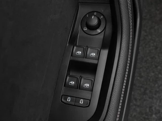Škoda Superb 1.4 TSi 218 Pk iV Sportline Business | Panoramadak | Adaptive Cruise | Stuur/Stoel Verwarming | CarPlay | 19 Inch | 89.796 Km !! / 23
