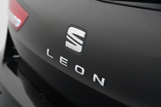 SEAT Leon ST 1.0 EcoTSI Style Business Intense  Navigatie CruiseControl Trekhaak! / 26