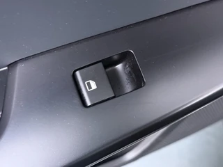 Kia EV6 Air 84 kWh  - Stoel-/stuurverwarming - Cruise Control Adaptief - Climate Control - CarPlay - Fabrieksgarantie tot 05-2033 / 35