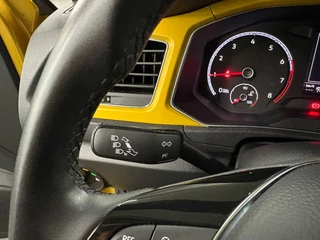 Volkswagen T-Roc 1.0 TSI Style/ NL auto/ Parkeersensoren/ Navi/ LMV / 19