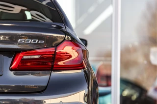 BMW 5 Serie 530e M-Sport  | Leder | Memory | NL Auto / 40